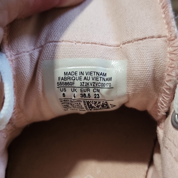 Converse - Picture 3 of 6